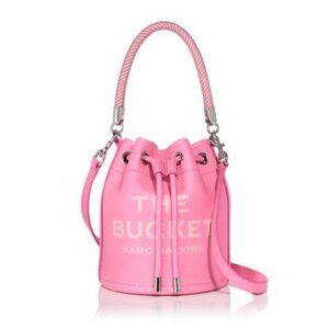 MJ-55. Marc Jacobs The Leather Bucket Bag Pink